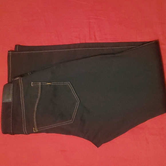 Jeans - Picture 2 of 3